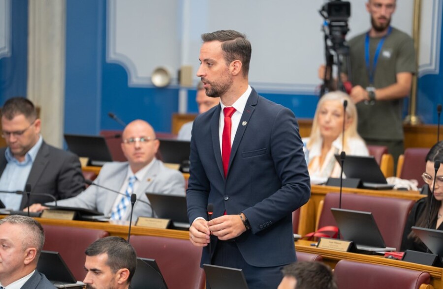 ZIROJEVIĆ PRITISNUT NIJE IZDRŽAO Povukao Rezoluciju o osudi zločina Izraela u Palestini