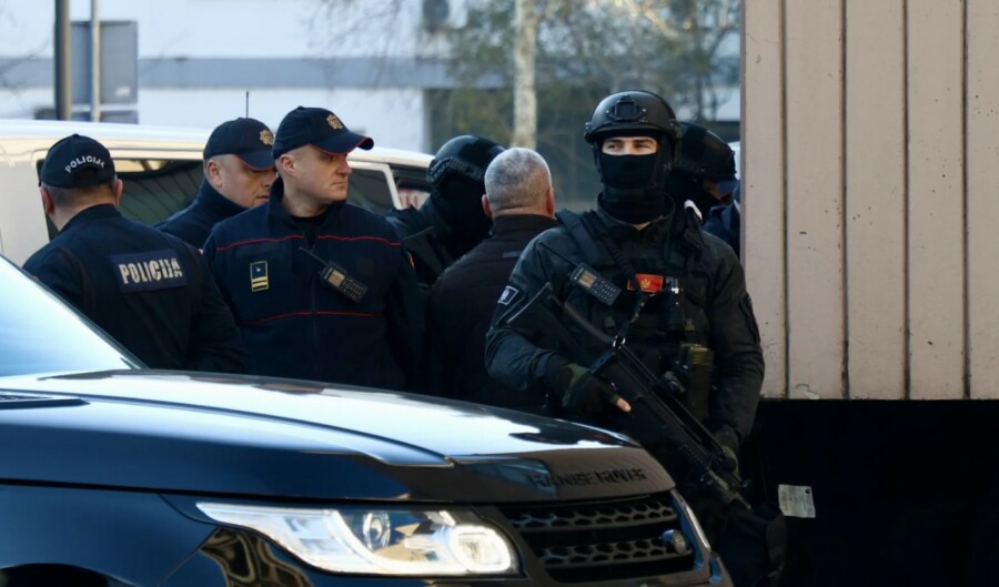 Pohapšena kriminalna grupa dok je igrala poker sa kamarom para na stolu
