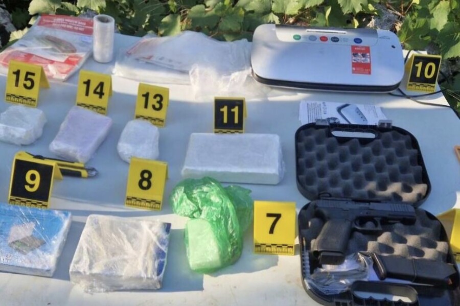 OVO NEMA NA KUGLI ZEMALJSKOJ Danilovgrađanin pobjegao policiji iz pritvora nakon što su mu našli dva kilograma kokaina