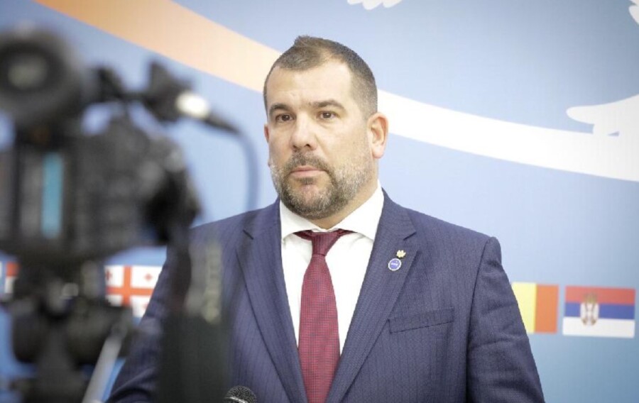 Ministar odbrane javno pozvao admirala Samardžića da smanji doživljaje