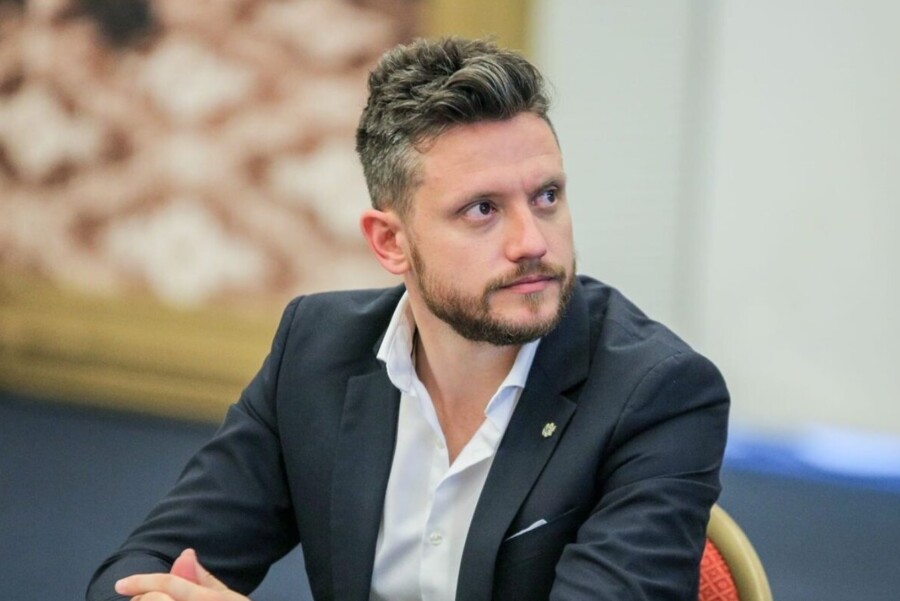 RADOVANIĆ Zastiđe ko nam vodi državu, institucija premijera je ponižena