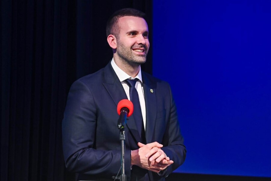FRAPANTNA BAHATOST Državna potrošnja ukazuje na neodgovorno upravljanje javnim sredstvima