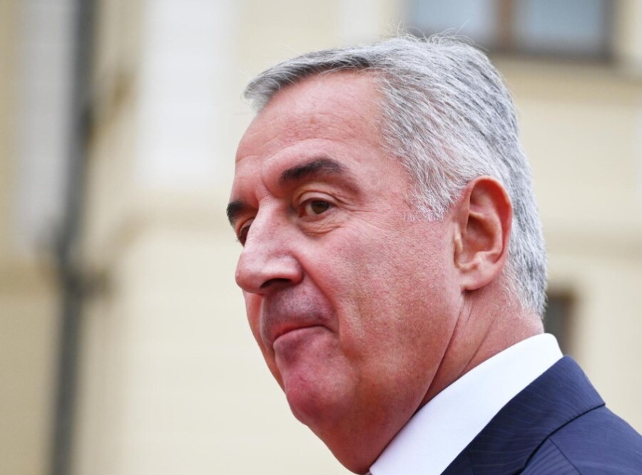 Ko je i zašto lagao o atentatu na Đukanovića?