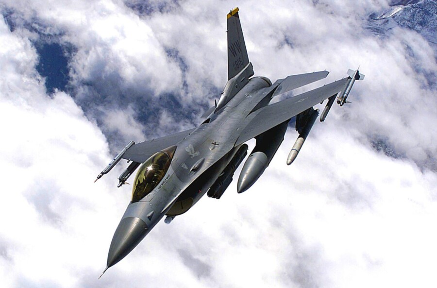 ZASTARIO PRIJE ROĐENJA ALI I DALJE MODERAN Za šta su sposobni F-16 koji se prebacuju u Ukrajinu?