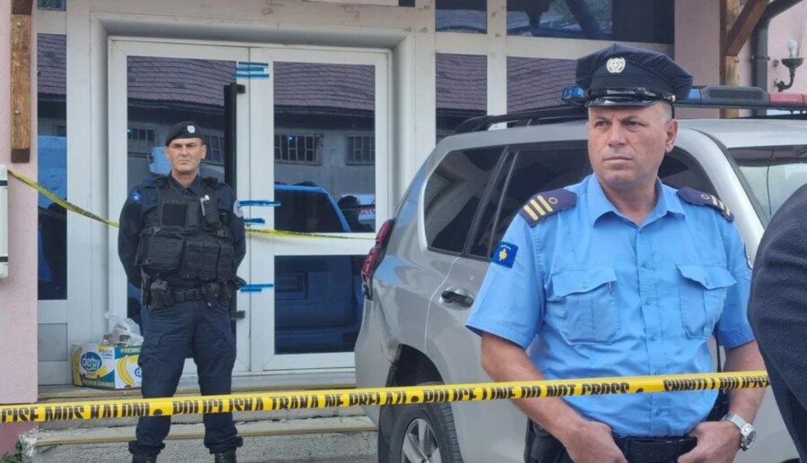 Prištinska policija deseti dan blokira zgrade srpskih institucija na sjeveru Kosova i Metohije