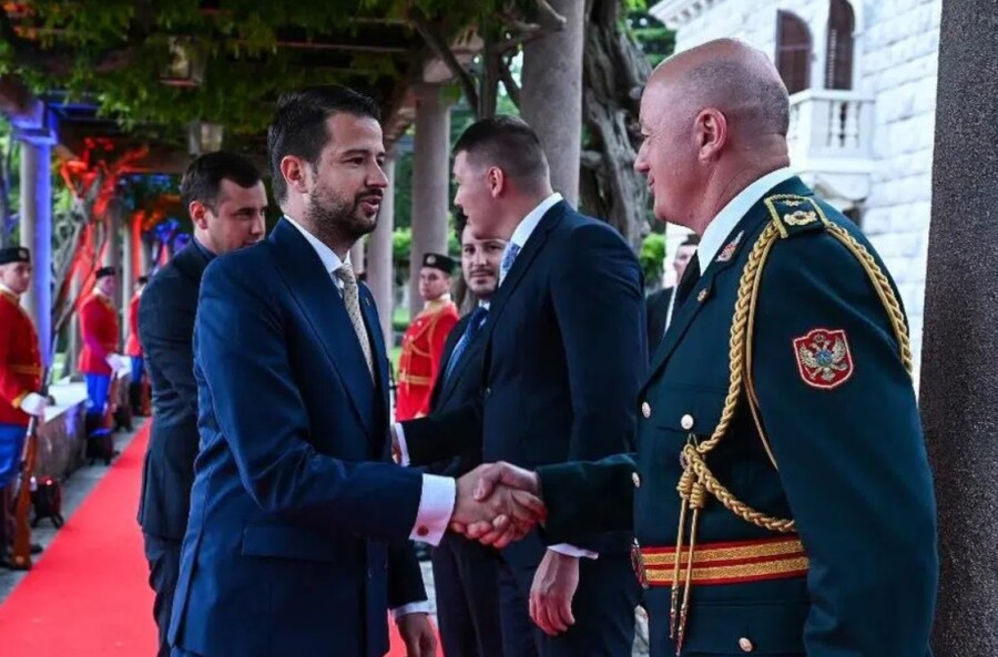 PRIHVATI I POTPIŠI MOJE RAZREŠENJE General Lazarević pisao predsjedniku Crne Gore