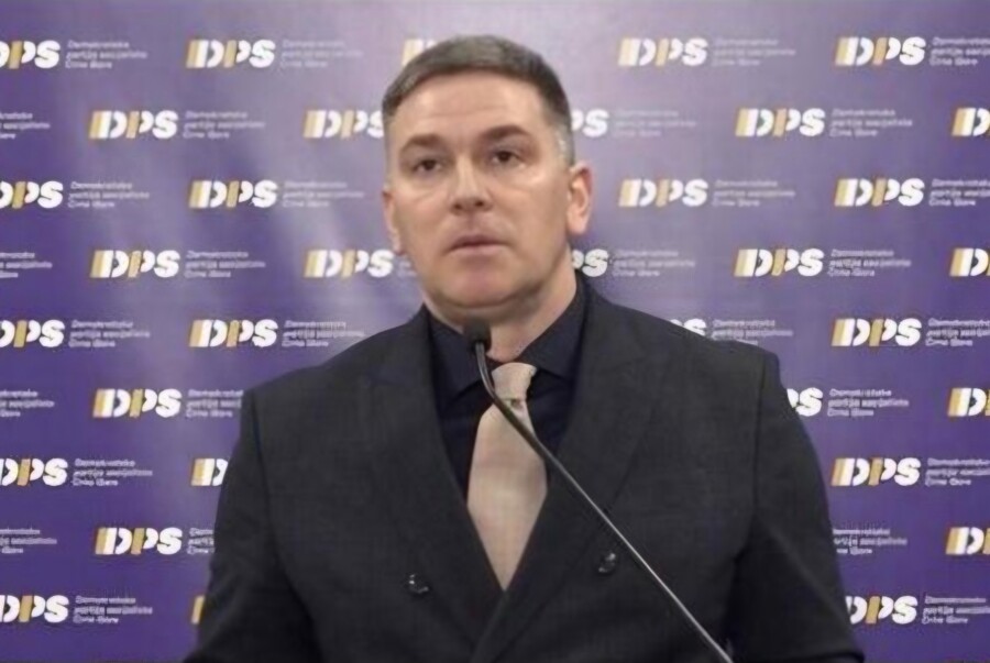 Oskar Huter poruč̣io šefu države da titule okači mačku o rep