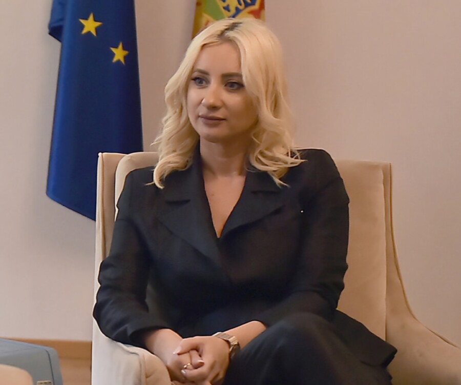 UZJOGUNILA SE Ministarka iz redova PES-a takođe napustila sjednicu Vlade zbog spomenika Mitropolitu Amfilohiju