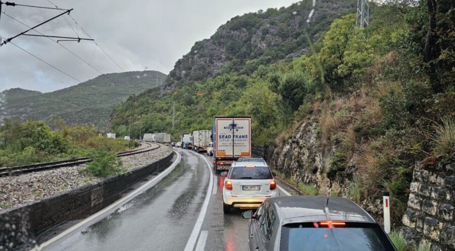 Tri osobe povrijeđene u udesu kod Virpazara