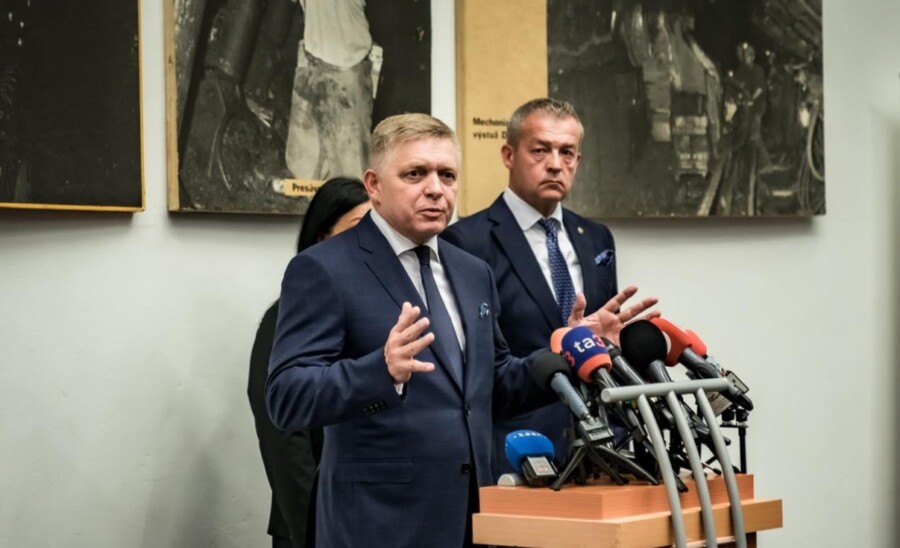 FICO Prećutno tolerišemo jedinice sa nacističkim simbolima u Ukrajini