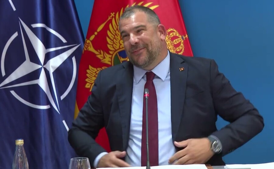 Ministar Krapović zabranio komunikaciju zaposlenih u resoru odbrane