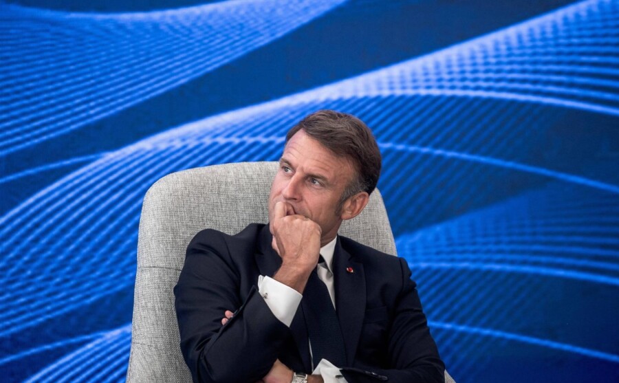Francuski poslanici potpisuju rezoluciju za smjenu Makrona