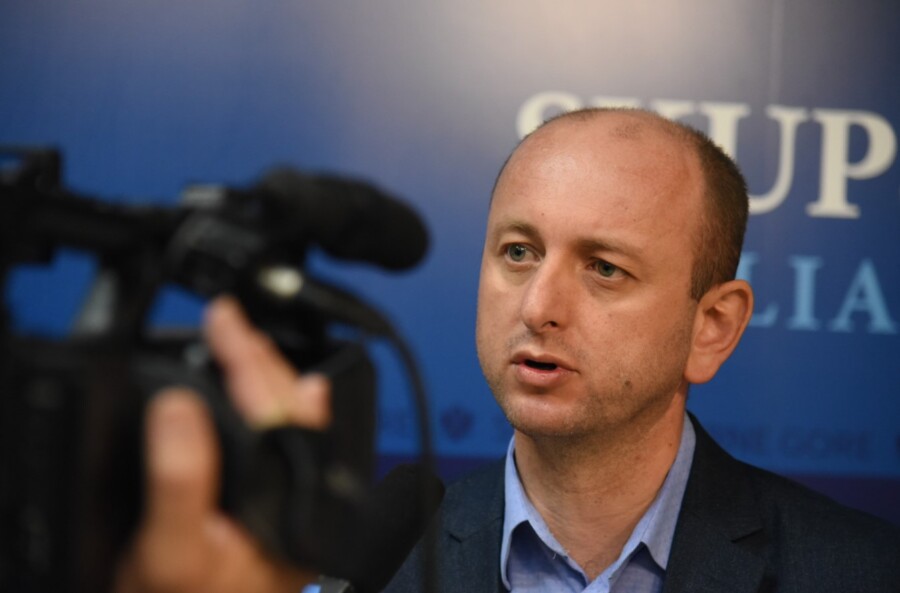 KNEŽEVIĆ DPS da je htio da nas uvede u EU, na Mars bi nas popeli do sad