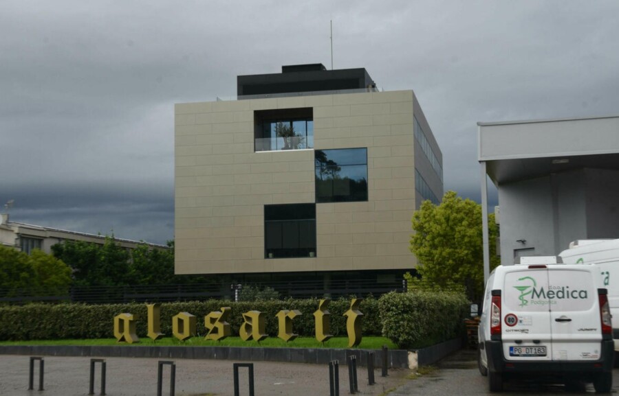 JAČI OD DRŽAVE Za “Glosarij” i tri ćerke firme 150 miliona iz budžeta