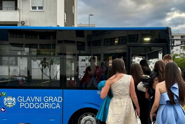 PODGORICA Izdavanje besplatnih kartica za prevoz učenika produženo do 31. oktobra