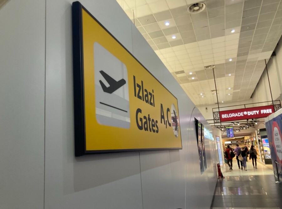 Umro muškarac u avionu na letu Tivat - Beograd