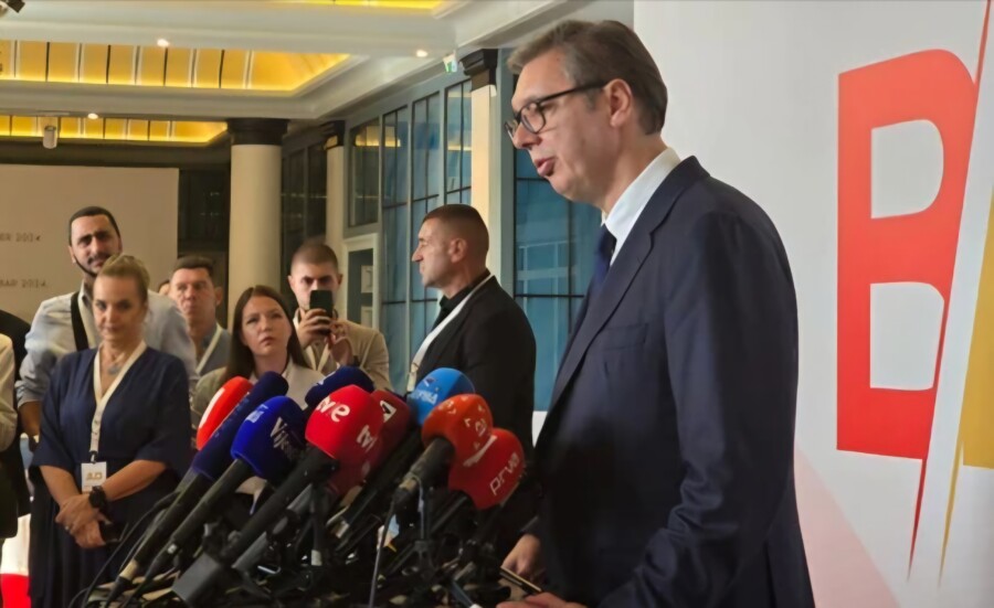 DRŽAVNIČKI BEZ PARDONA Aleksandar Vučić održao lekciju Crnogorcima na gostujućem terenu