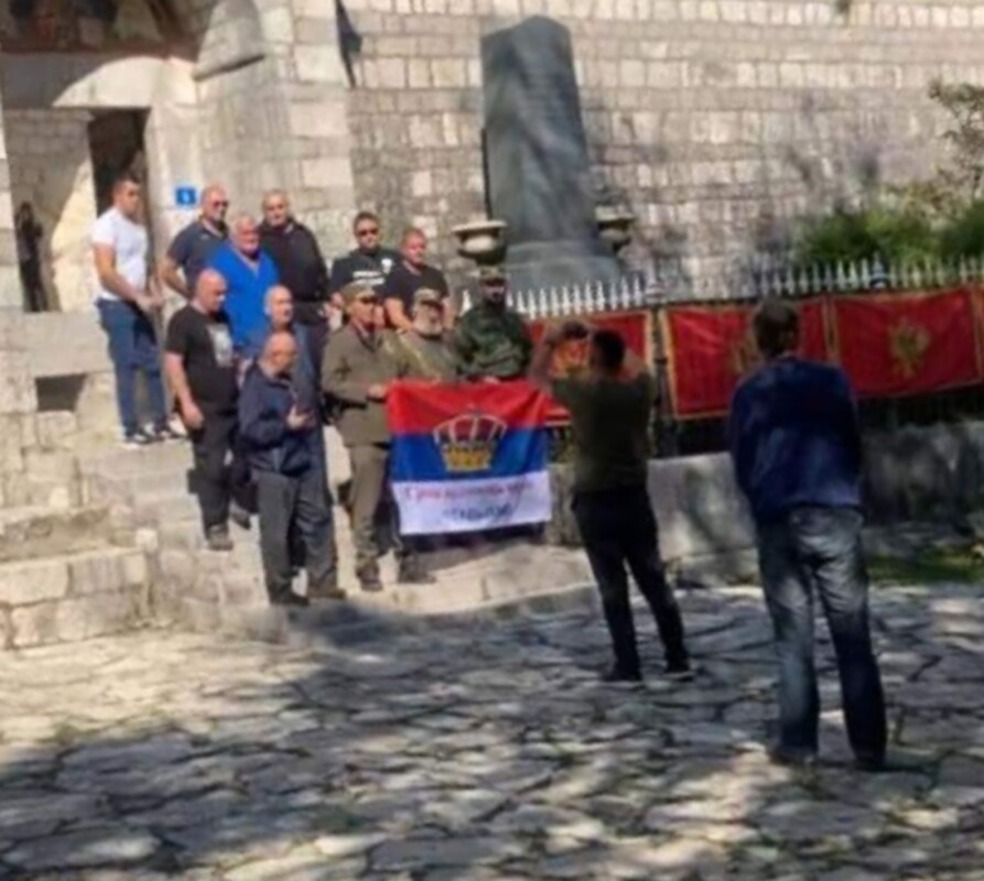 PARANOIČNI ĐURAŠKOVIĆ Gradonačelnik Cetinja se strunio od Čiče Milete Pavićevića