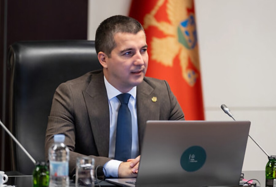 BEČIĆ Učinjena je nepravda prema srpskom jeziku 2007. godine