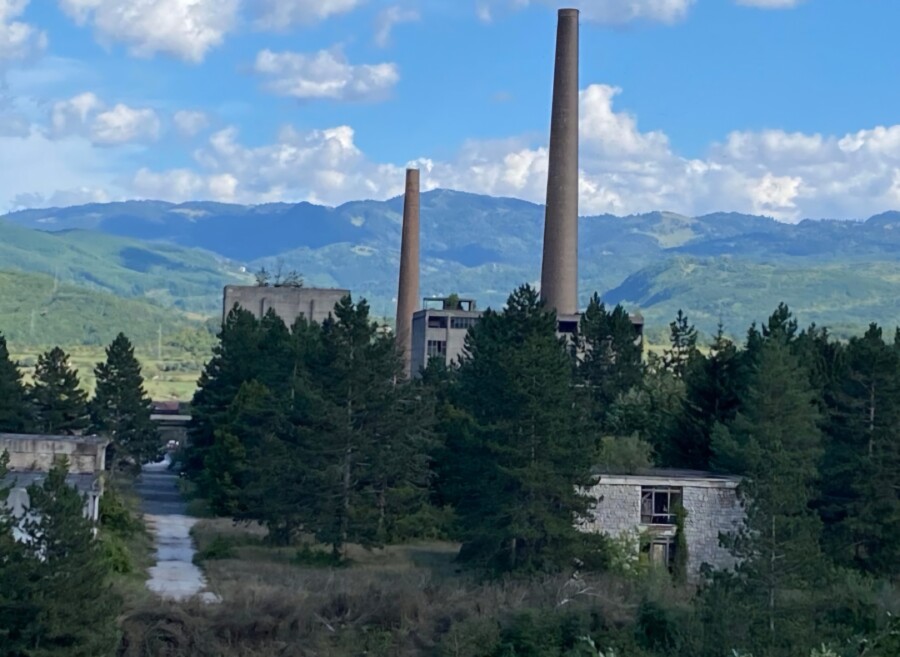 Sve fabrike na sjeveru do temelja pokradene