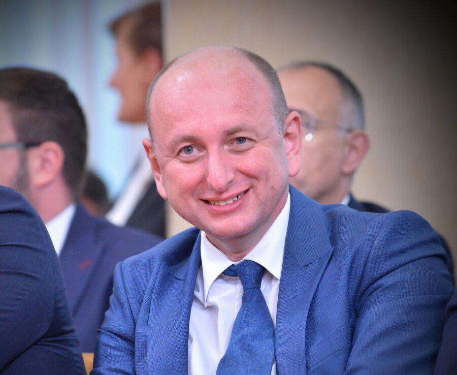 KNEŽEVIĆ Crna Gora ne može da opstane na antisrpskom narativu