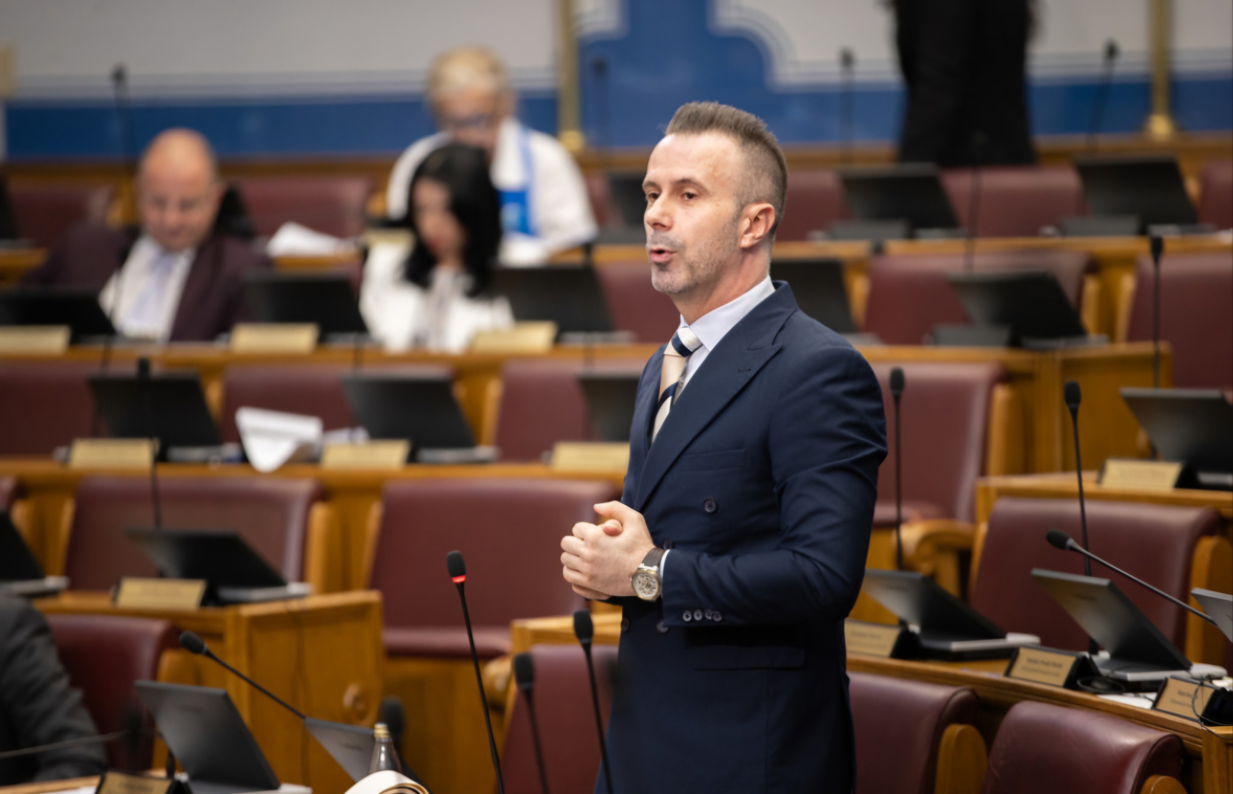 Bogdanović iz Demokrata pitao premijera ko štiti brigadnog generala Zorana Lazarevića