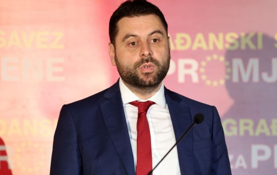 VUJOVIĆ U NAPADU INSPIRACIJE Mandić je politički progutao i Spajića i Bečića
