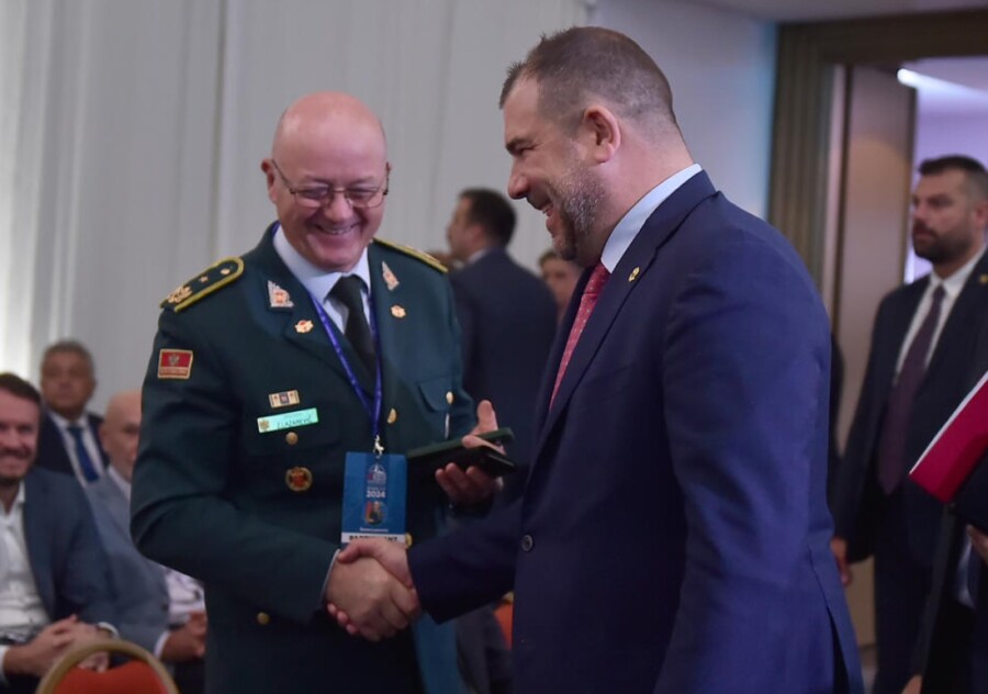 Vlada Crne Gore poništila Krapovićevo rešenje o prekidu službe generala Lazarevića