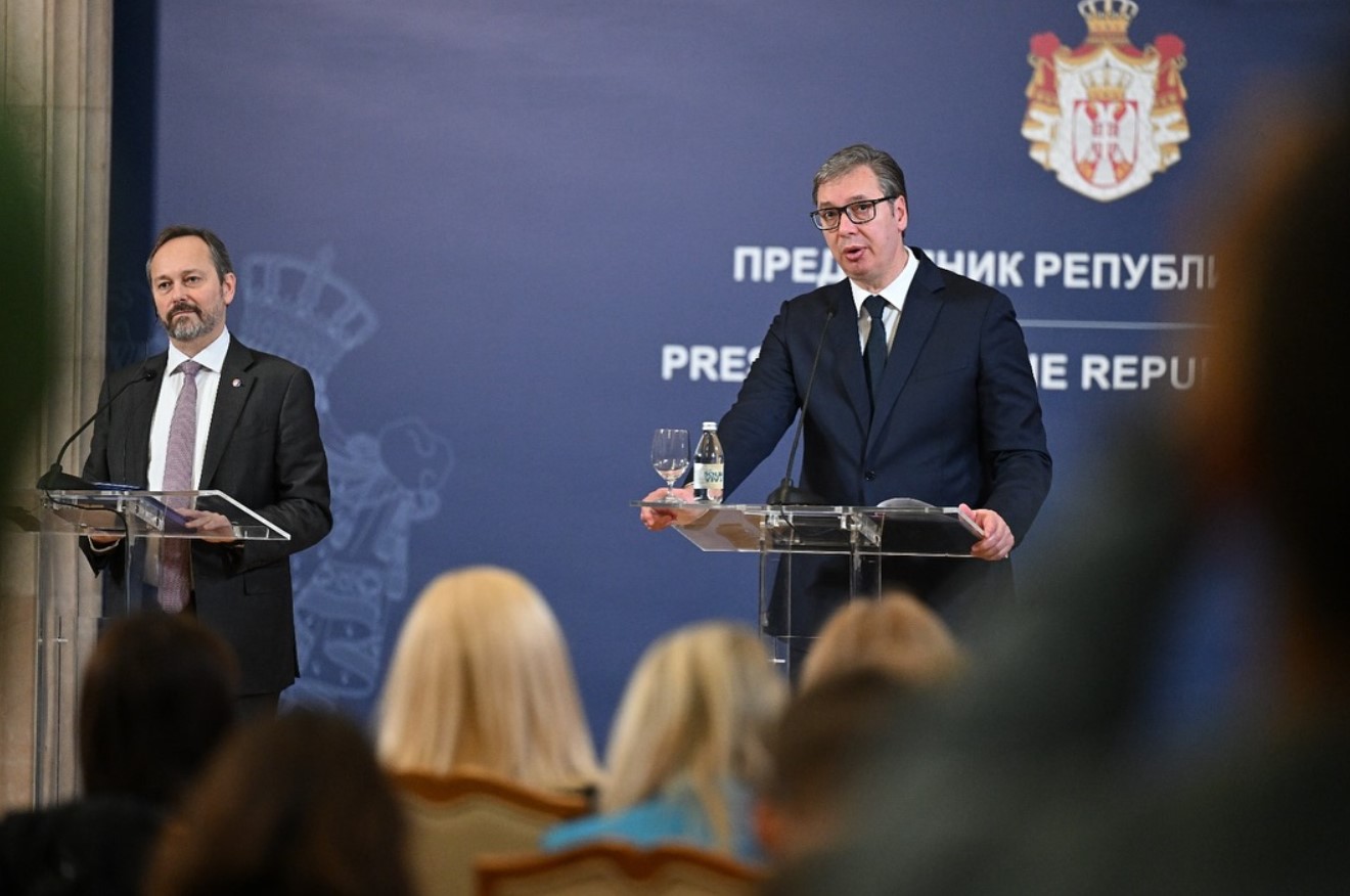 VUČIĆ Nadležni organi će ustanoviti ko je odgovoran za tragediju u Novom Sadu