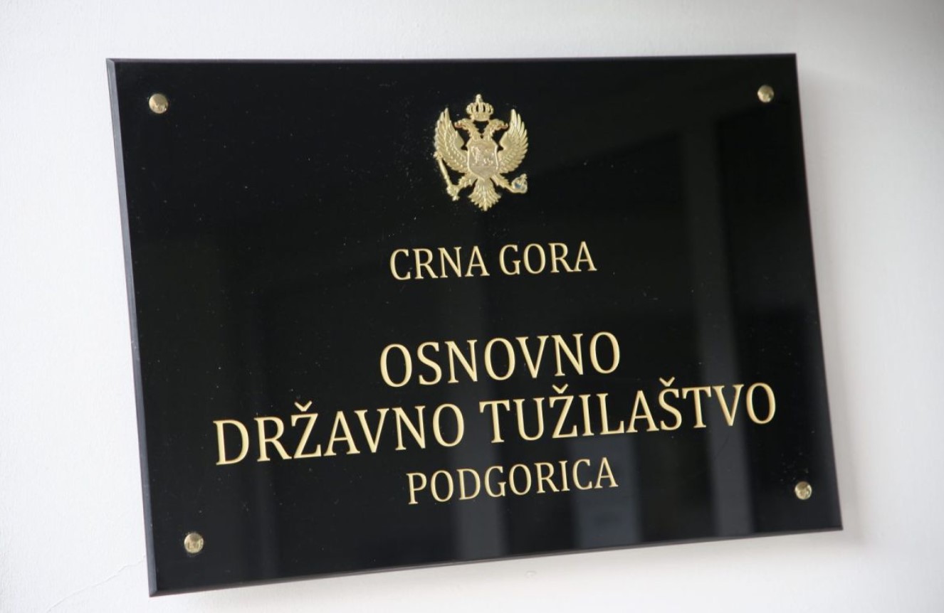 Novinarka iz Podgorice prisvojila više skupocjenih slika i antikvitete poznatog akademskog slikara