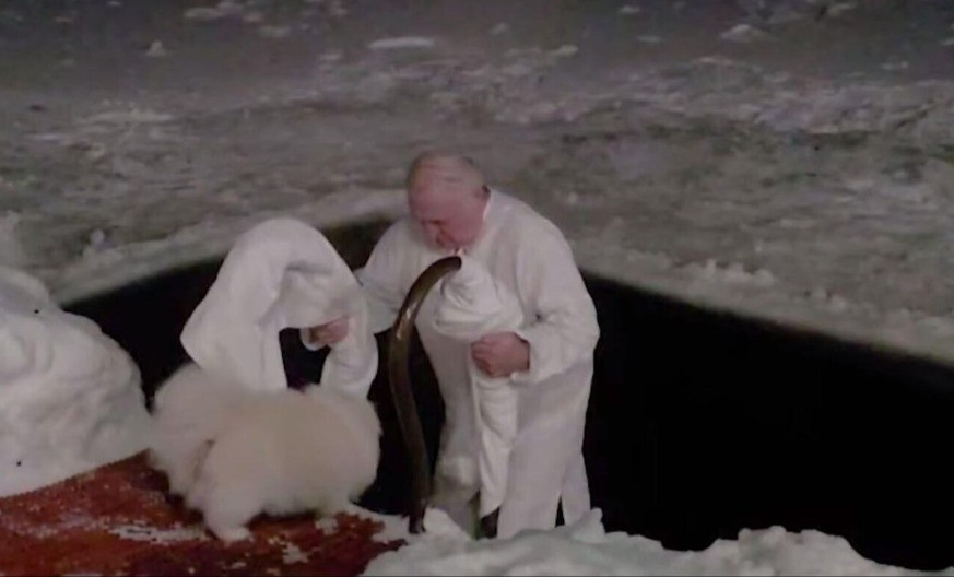 Lukašenko u ledenoj vodi na Bogojavljenje