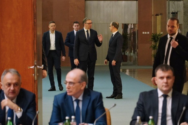 Vučić zaprijetio ministrima: Nema vikenda, nema odmora – slijede smjene