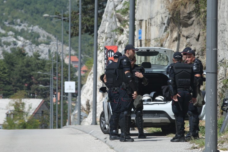 Učenik Srednje likovne škole „Petar Lubarda“ iz Cetinja prijetio pištoljem ostalim učenicima