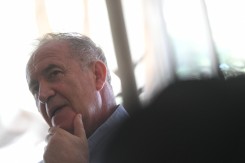 BOŽO BI PODRŽAO I HITLERA PROTIV MARKA KOVAČEVIĆA Ideolog dobrog dijela navijača Partizana podržao Evropski savez na izborima u Nikšiću