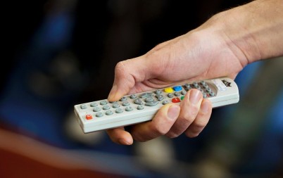 Podgoričanin uhapšen jer je sina pogodio daljinskim od televizora