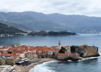 EVO ŠTA SMO DOČEKALI DPS ulazi u rukovodeće strukture svih opštinskih preduzeća i ustanova kulture u Budvi