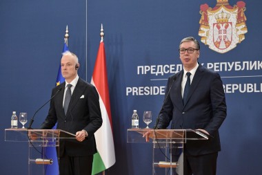 VIŠE NIŠTA NIJE ISTO Potpisan sporazum između Srbije i Mađarske u oblasti odbrane