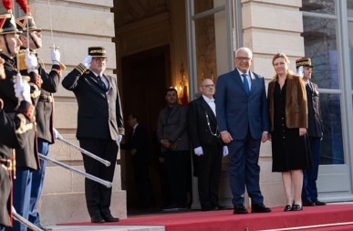 Andrija Mandić se zahvalio Francuskoj koja ga je dočekala uz sve počasti na obezbjeđivanju prepiski sa Skaj aplikacije