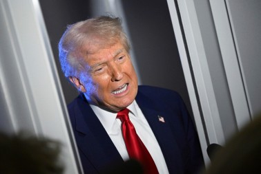 TRAMP Oslobodite Marin le Pen