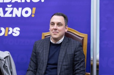 TVRDI DA MU JE NAPADNUT UGLED Ivan Vuković podnosi krivičnu prijavu protiv poslanika Demokrata