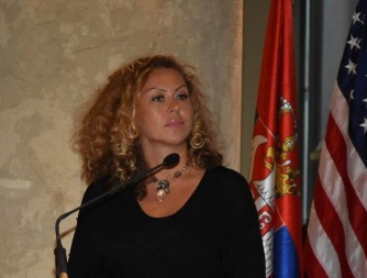 TRAMP JE ŠALJE U DIPLOMATSKU MISIJU Ovo je lijepa Srpkinja od koje zvanično Sarajevo ima nesanicu