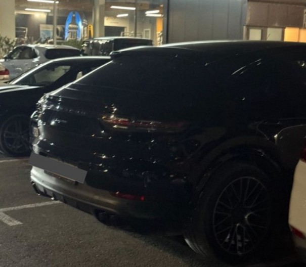 Uprava policije pokrenula istragu odakle njihovom službeniku Porsche Cayenne