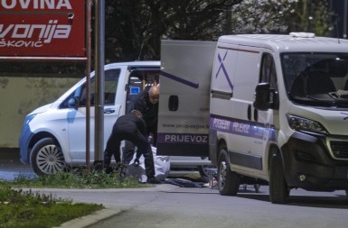 Muškarac se raznio bombom ispred prodavnice