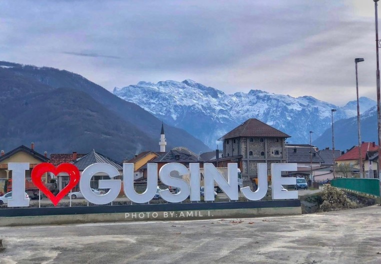 SLOMIO MU KVARAN ZUB Gusinjac se potukao sa četrnaestogodišnjim sinom pa završio u zatvoru