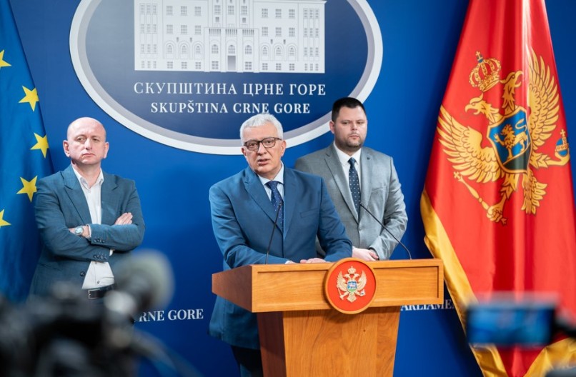 Kamenovanje i paljenje automobila u Nikšiću je organizovana akcija DPS-a i mafije