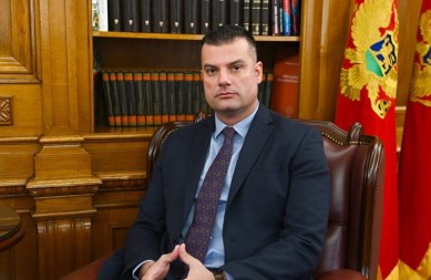 SPEKTAKL DPS predao nikšićkoj policiji spisak "fantoma" koje su oni upisivali u birački spisak