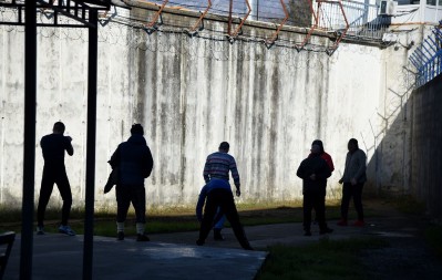 Počeo masovni štrajk glađu pritvorenih u Spužu