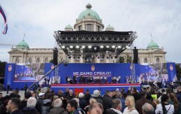 POSLATE PORUKE O ZNAČAJU JEDINSTVA Održan prvi dan sabora „Ne damo Srbiju”