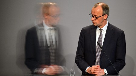 OTAC MU SLUŽIO HITLEROVOM VERMAHTU Medvedev budućeg kancelara Njemačke nazvao nacistom