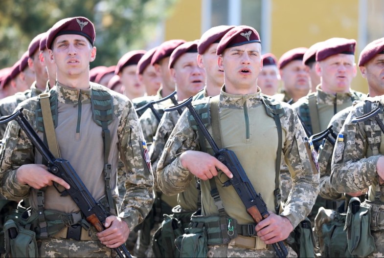 CILJ IM DA ZBACE ZELENSKOG Elitna brigda ukrajinske vojske spremna za marš na Kijev